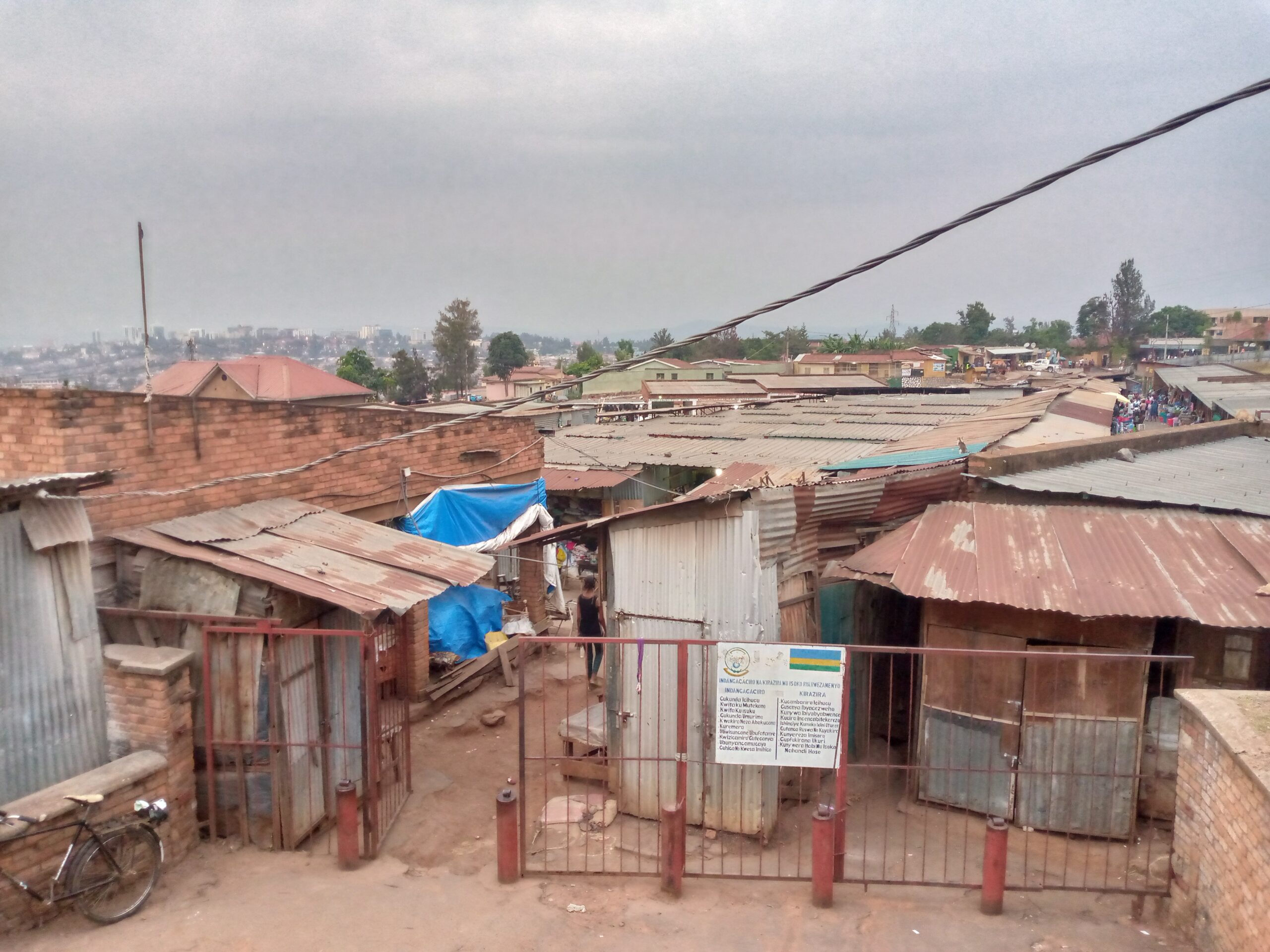 Abacururiza mu isoko ry’i Nyamirambo baratakamba kuko bagiye kwirukanwa