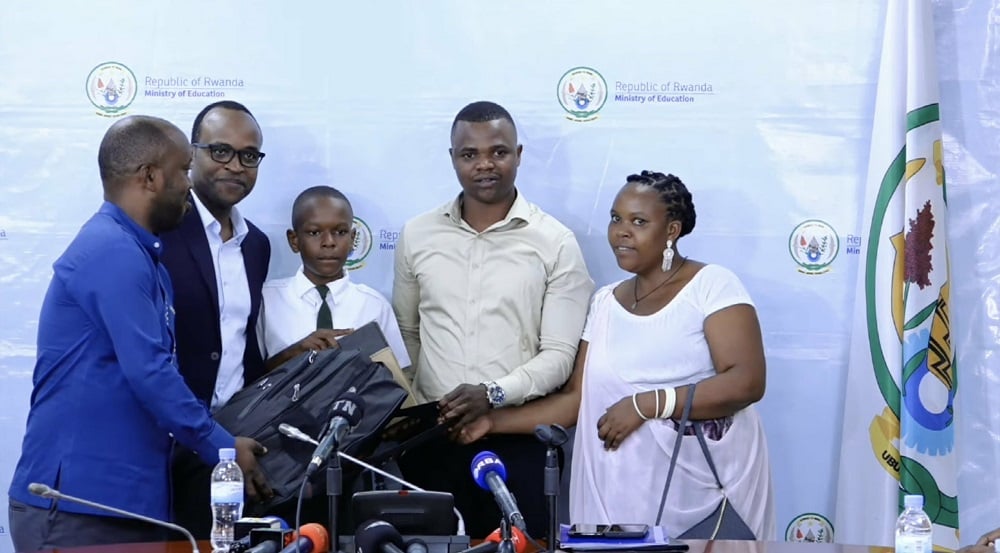 Abashaka kureba uko batsinze ibizamini bya Leta bakanda hano