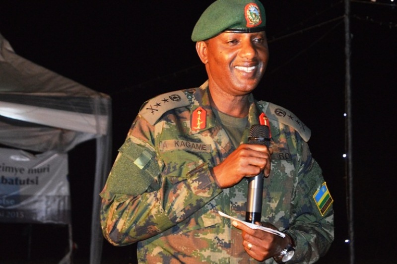 Perezida Kagame akoze impinduka mu gisirikare cy’u Rwanda