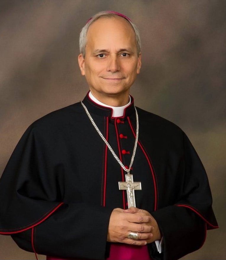 Trump yari yabiciye amarenga, Cardinal w’Umunyamerika abaye Papa